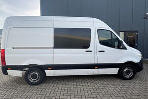 Mercedes-Benz-Sprinter-L2H2-1