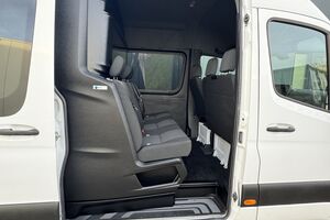Mercedes-Benz-Sprinter-L2H2-2