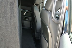 land-rover-defender-110-2