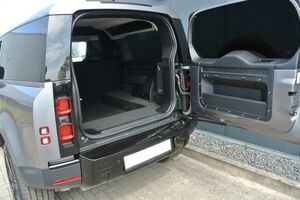 land-rover-defender-90-2