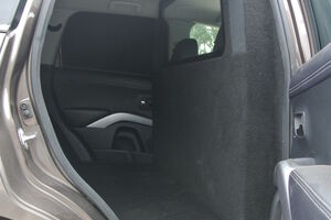 mitsubishi-outlander-2